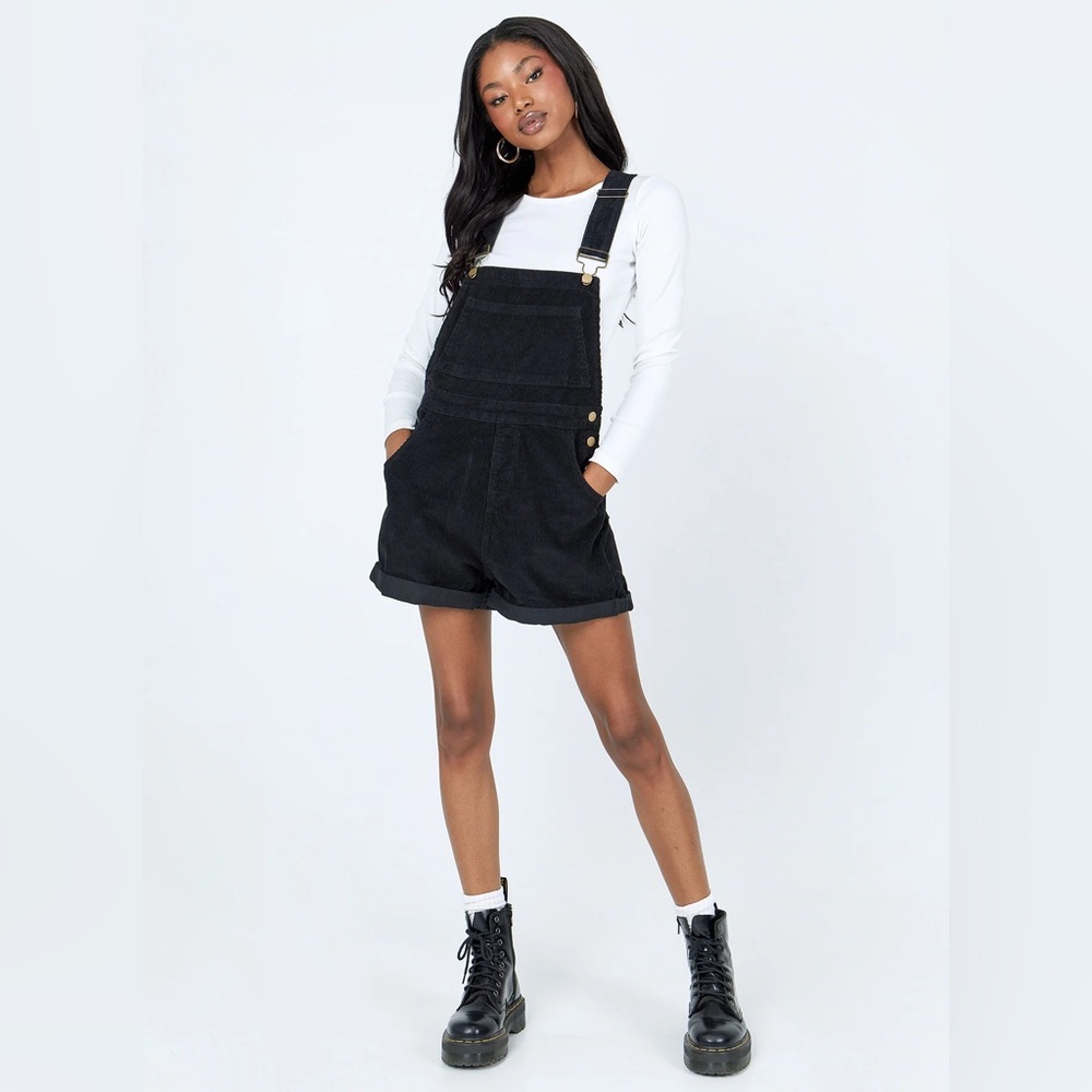 Princess Polly Kacey shorts overalls - Picture 8 of 8
